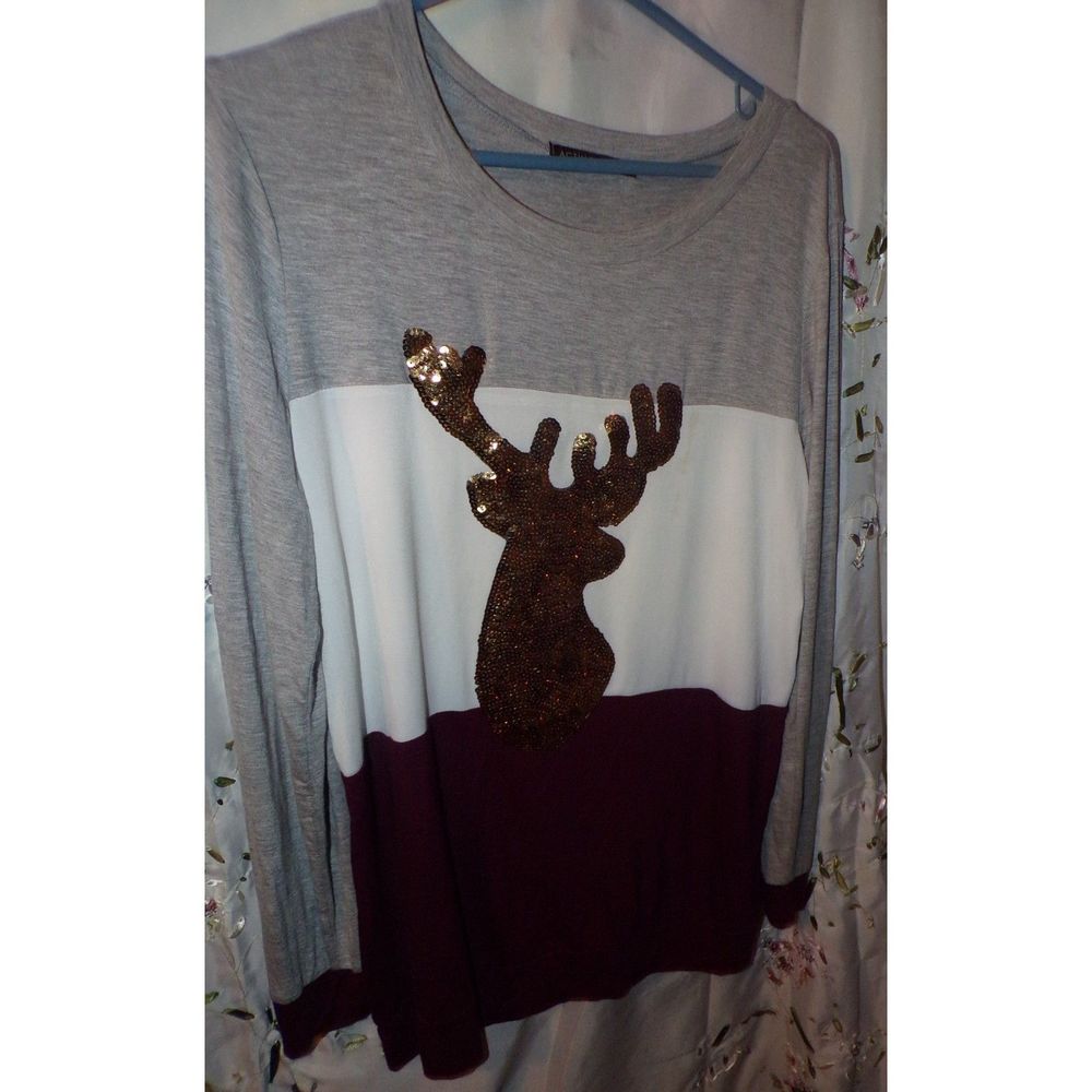Acting Pro size L tri color long sleeve with gold sequin deer applique top